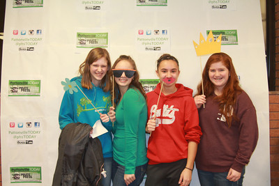 SLIDESHOW: 8th graders Walked the Green Carpet at the high school on Curriculum Night