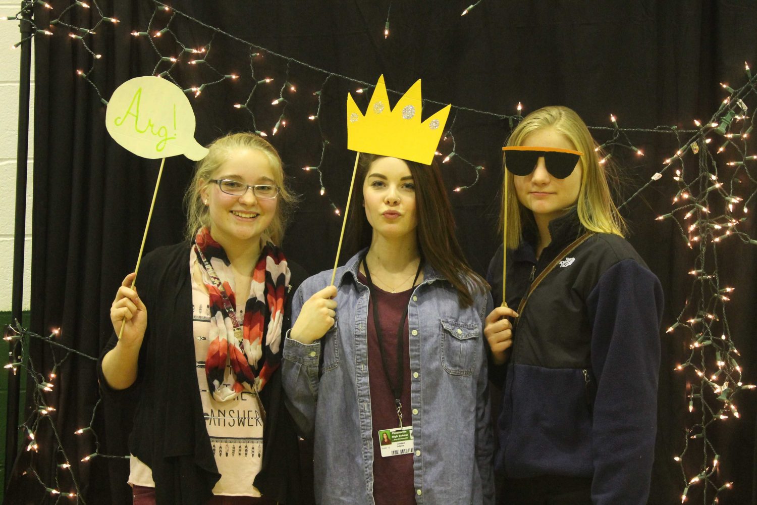 VIDEO, SLIDESHOW 8th graders learn about clubs, sports, activities during fair