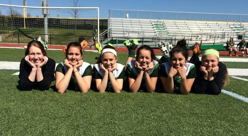 Varsity girls soccer honors seniors with 1-0 win over Oakville