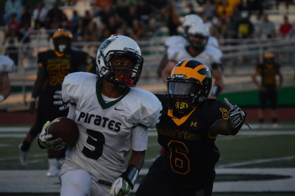 Pirates lose first game, hope to bounce back against Mehlville