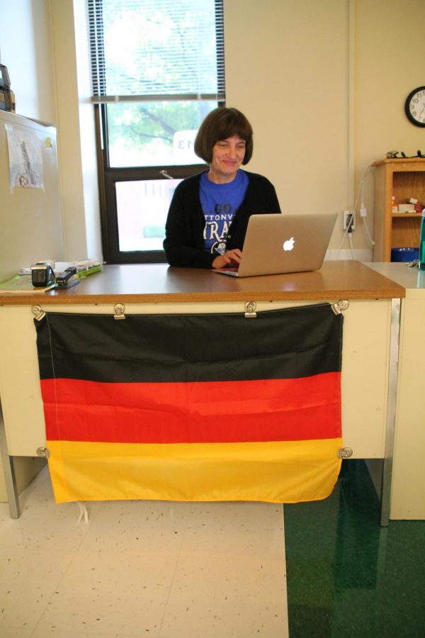 Ms. Claudia Miller joins the Modern Language Arts department as a new German teacher.