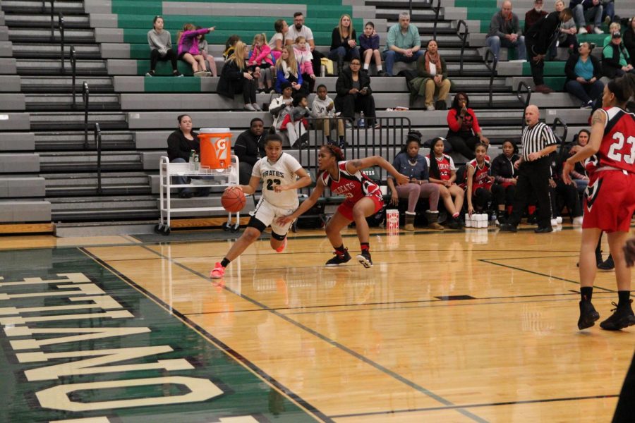 Girls varsity basketball crumbles against Hazelwood West at home