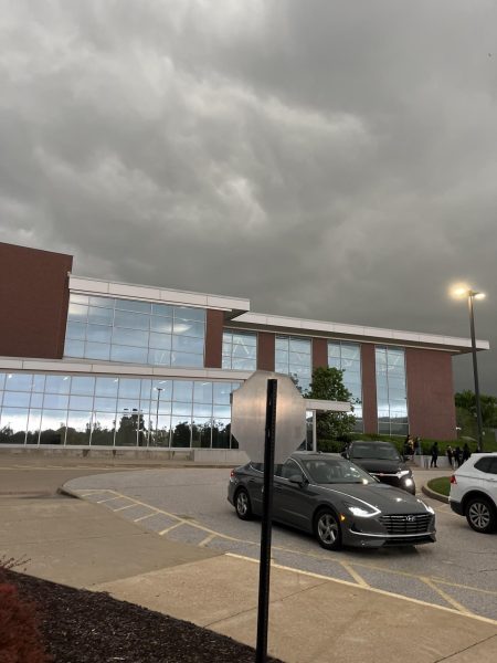 The sky outside of Pattonville High School during early dismissal. The storm ended up coming sooner than expected with skies turning dark fast, heavy rains, and a tornado warning starting soon after, which made it dangerous to drive. Caption by Ella Willey